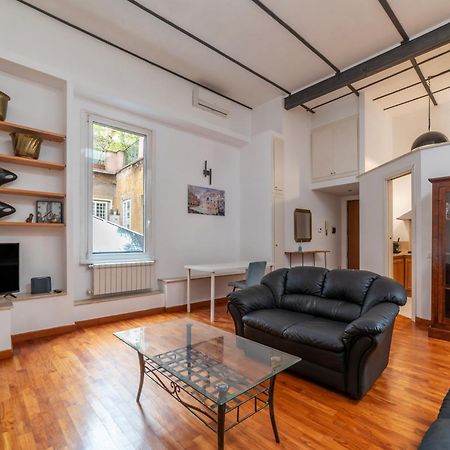Via Del Lavatore Private Apartments Рим Экстерьер фото